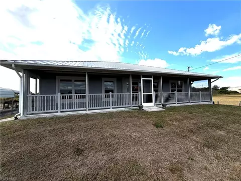 2800 Rustic Ln, North Fort Myers, FL 33917
