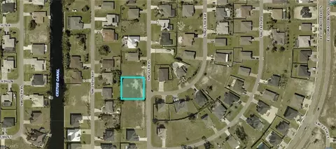 416 SW 25th Pl, Cape Coral, FL 33991