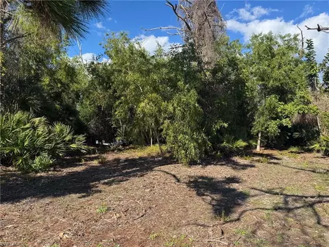 3716 Manatee Dr, Saint James City, FL 33956