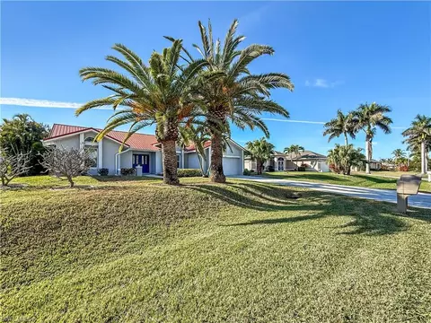 2304 SW 50th Ln, Cape Coral, FL 33914