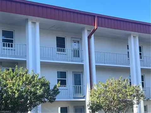 1700 Pine Valley Dr #204, Fort Myers, FL 33907