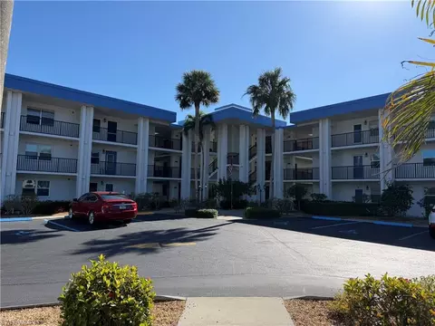 1828 Pine Valley Dr #209, Fort Myers, FL 33907
