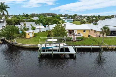 2008 Aruba Ave, Fort Myers, FL 33905