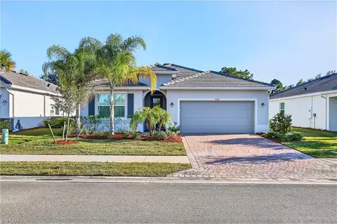 3338 Weston Manor Dr, Alva, FL 33920