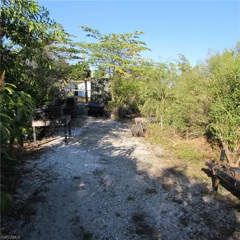 13560 13572 Stringfellow Rd, Bokeelia, FL 33922 photo 4