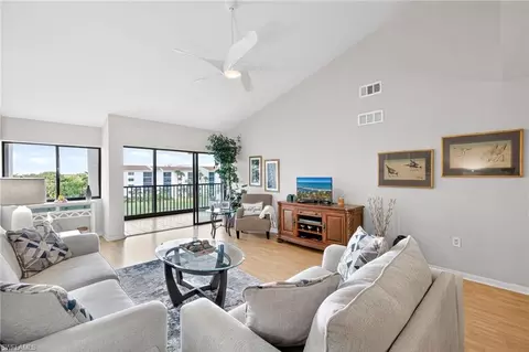 4612 Flagship Dr #405, Fort Myers, FL 33919