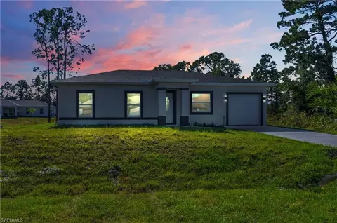 2907 8th St W, Lehigh Acres, FL 33971