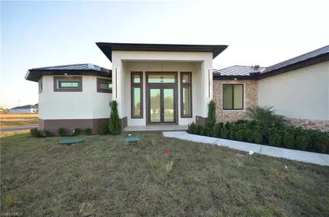 2416 Diplomat Pkwy W, Cape Coral, FL 33993
