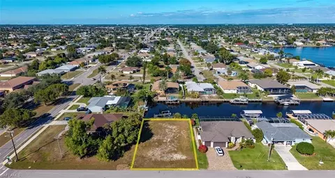 107 SE 35th Ter, Cape Coral, FL 33904