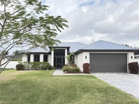 916 SW 7th Ave, Cape Coral, FL 33991