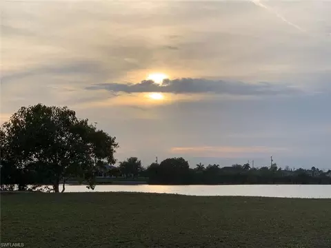 1138 NW 2 Pl, Cape Coral, FL 33993