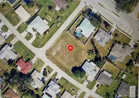 3807 SE 10th Pl, Cape Coral, FL 33904