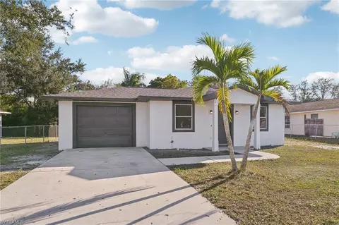 3628 Suntrust Dr, Fort Myers, FL 33916