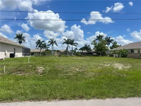 205 Aviation Pkwy, Cape Coral, FL 33904