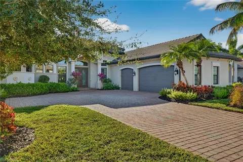 9915 Corso Bello Dr, Naples, FL 34113
