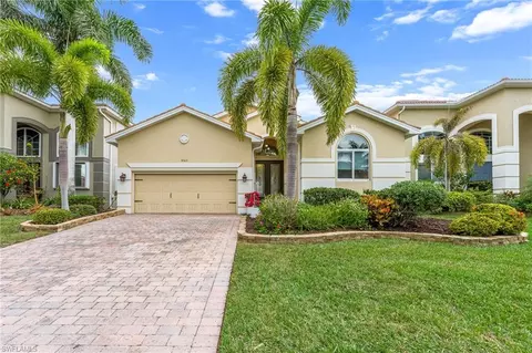 8615 Sumner Ave, Fort Myers, FL 33908