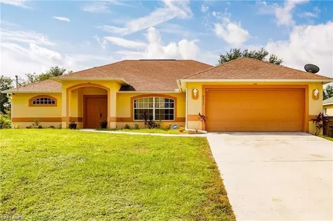 2611 65th St W, Lehigh Acres, FL 33971