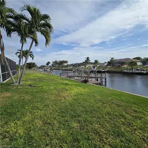 1118 SE 16th Ter, Cape Coral, FL 33990