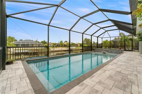 811 SE 33rd Ter, Cape Coral, FL 33904