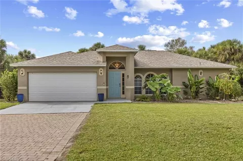 711 12th St NE, Naples, FL 34120