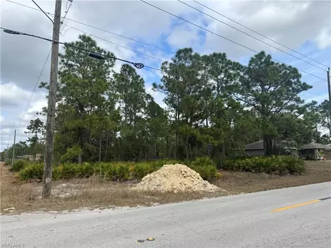 706 W 17th St, Lehigh Acres, FL 33972