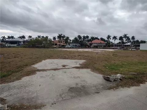5358 Cocoa Ct, Cape Coral, FL 33904