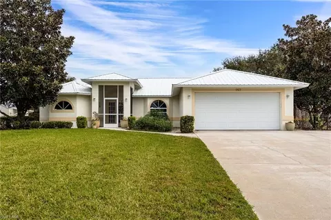 1197 April Ave, Labelle, FL 33935