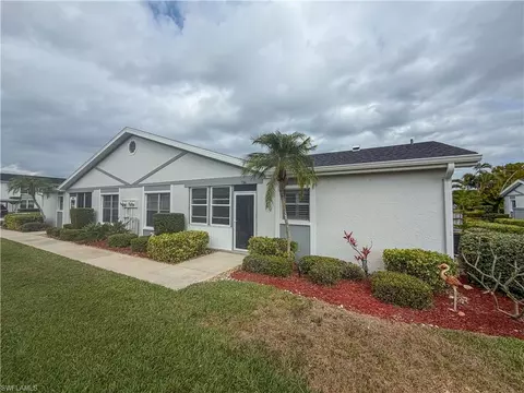 6877 Sandtrap Dr, Fort Myers, FL 33919