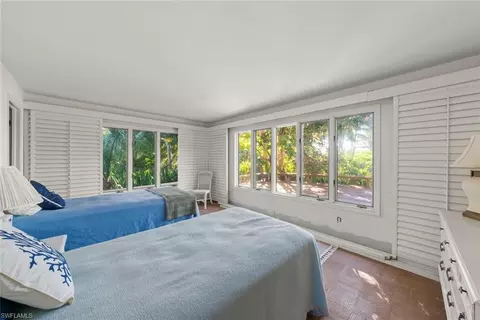 Bedroom - 16632 Captiva Dr, Captiva, FL 33924 photo 4 of 5