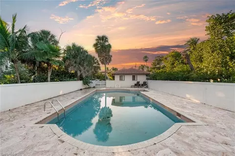 Exterior - 16632 Captiva Dr, Captiva, FL 33924 photo 5 of 15