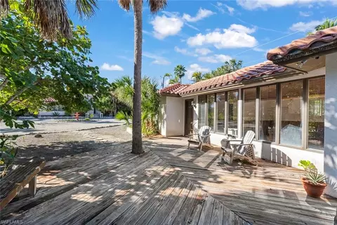 Exterior - 16632 Captiva Dr, Captiva, FL 33924 photo 9 of 15