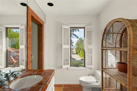 Bath - 16632 Captiva Dr, Captiva, FL 33924 photo 3 of 4