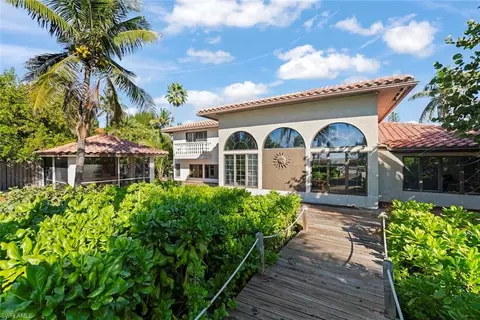 Exterior - 16632 Captiva Dr, Captiva, FL 33924 photo 3 of 15