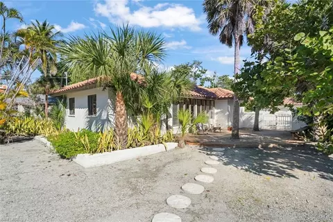 Exterior - 16632 Captiva Dr, Captiva, FL 33924 photo 10 of 15