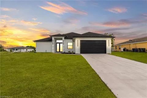 3105 63rd St W, Lehigh Acres, FL 33971