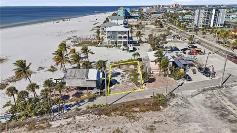 67 Miramar St, Fort Myers Beach, FL 33931
