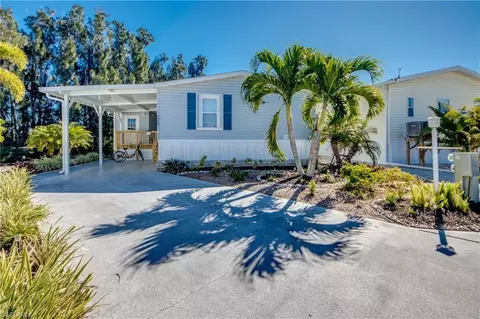 7020 Drum Dr, Saint James City, FL 33956