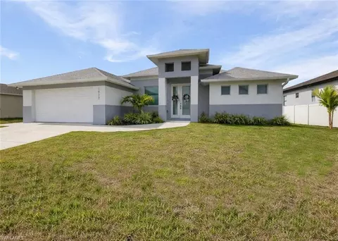 1922 NE 17th Pl, Cape Coral, FL 33909