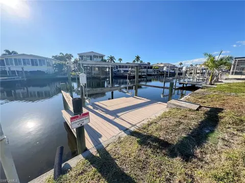17730 Peppard Dr, Fort Myers Beach, FL 33931