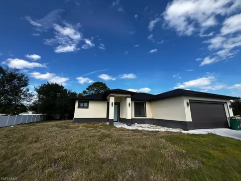 901 Sara Ave N, Lehigh Acres, FL 33971
