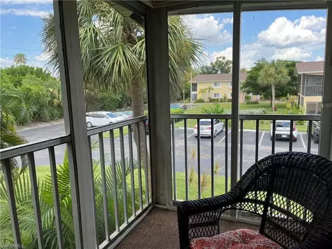8071 Country Rd #206, Fort Myers, FL 33919