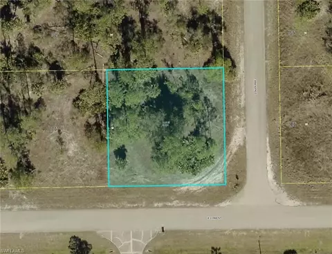 4007 E 23rd St, Alva, FL 33920