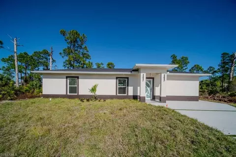 855 Foxtail St, Lehigh Acres, FL 33974