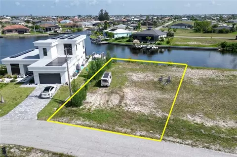 3711 NW 9th Ter, Cape Coral, FL 33993