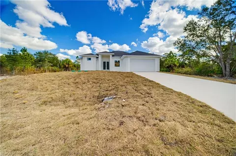 910 North Ave, Lehigh Acres, FL 33972