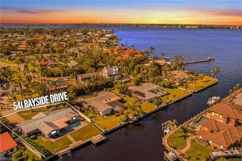 541 Bayside Dr, Fort Myers, FL 33919