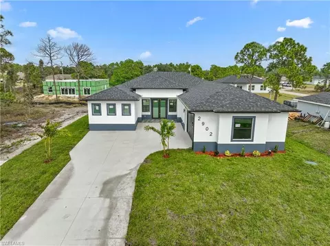 2902 42nd St W, Lehigh Acres, FL 33971