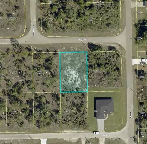 1252 Edile St E, Lehigh Acres, FL 33974