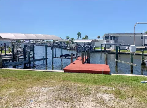 11281 Dogwood Ln, Fort Myers Beach, FL 33931