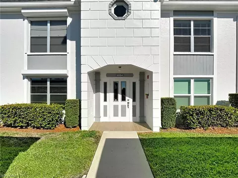 6884 Sandtrap Dr #4, Fort Myers, FL 33919